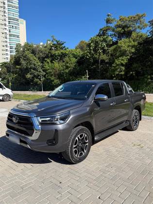 TOYOTA HILUX 2.8 D-4D TURBO DIESEL CD SRX 4X4 AUTOMÁTICO